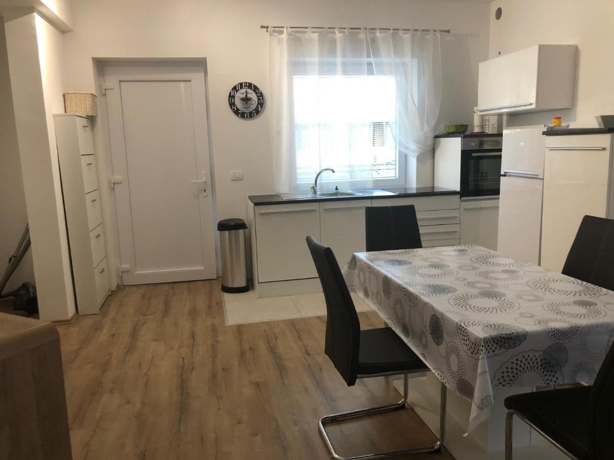 Apartmaji Meduza Izola Exteriör bild