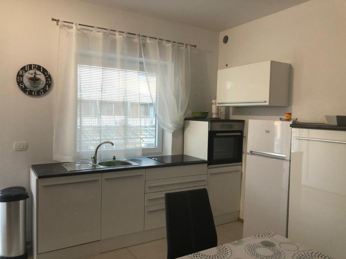 Apartmaji Meduza Izola Exteriör bild