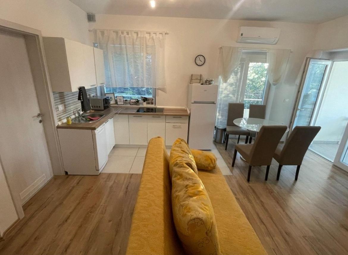 Apartmaji Meduza Izola Exteriör bild