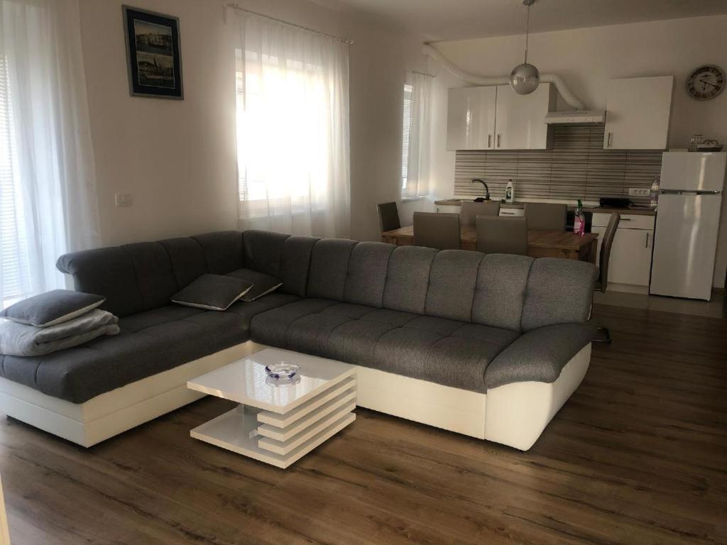 Apartmaji Meduza Izola Exteriör bild