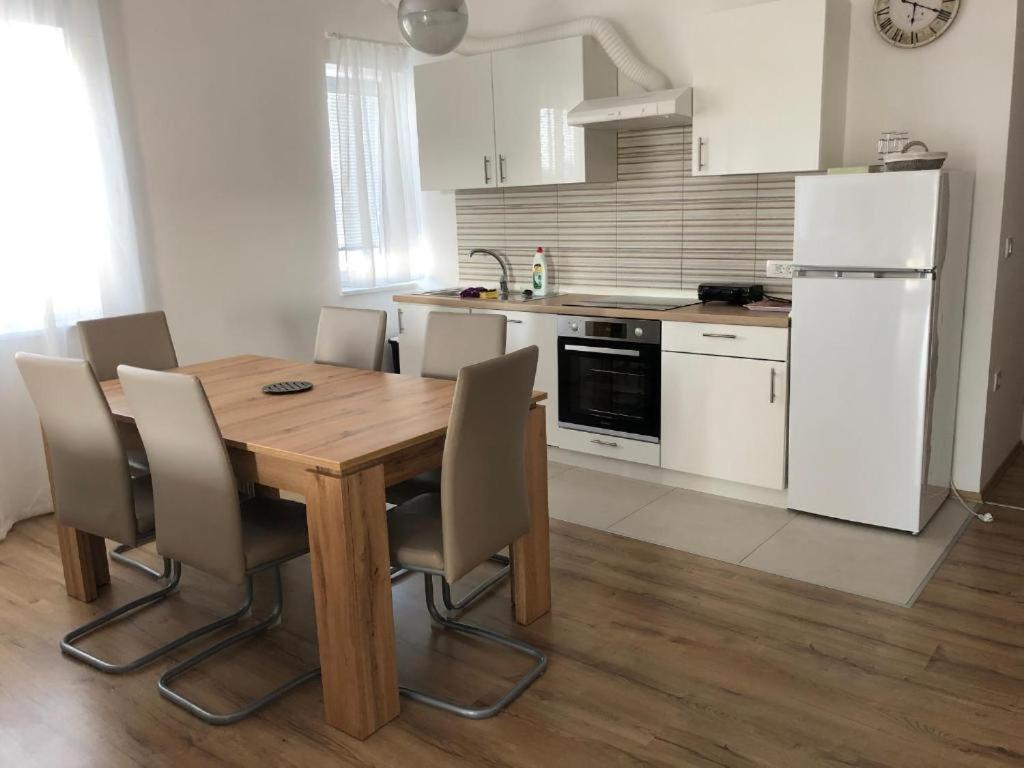 Apartmaji Meduza Izola Exteriör bild