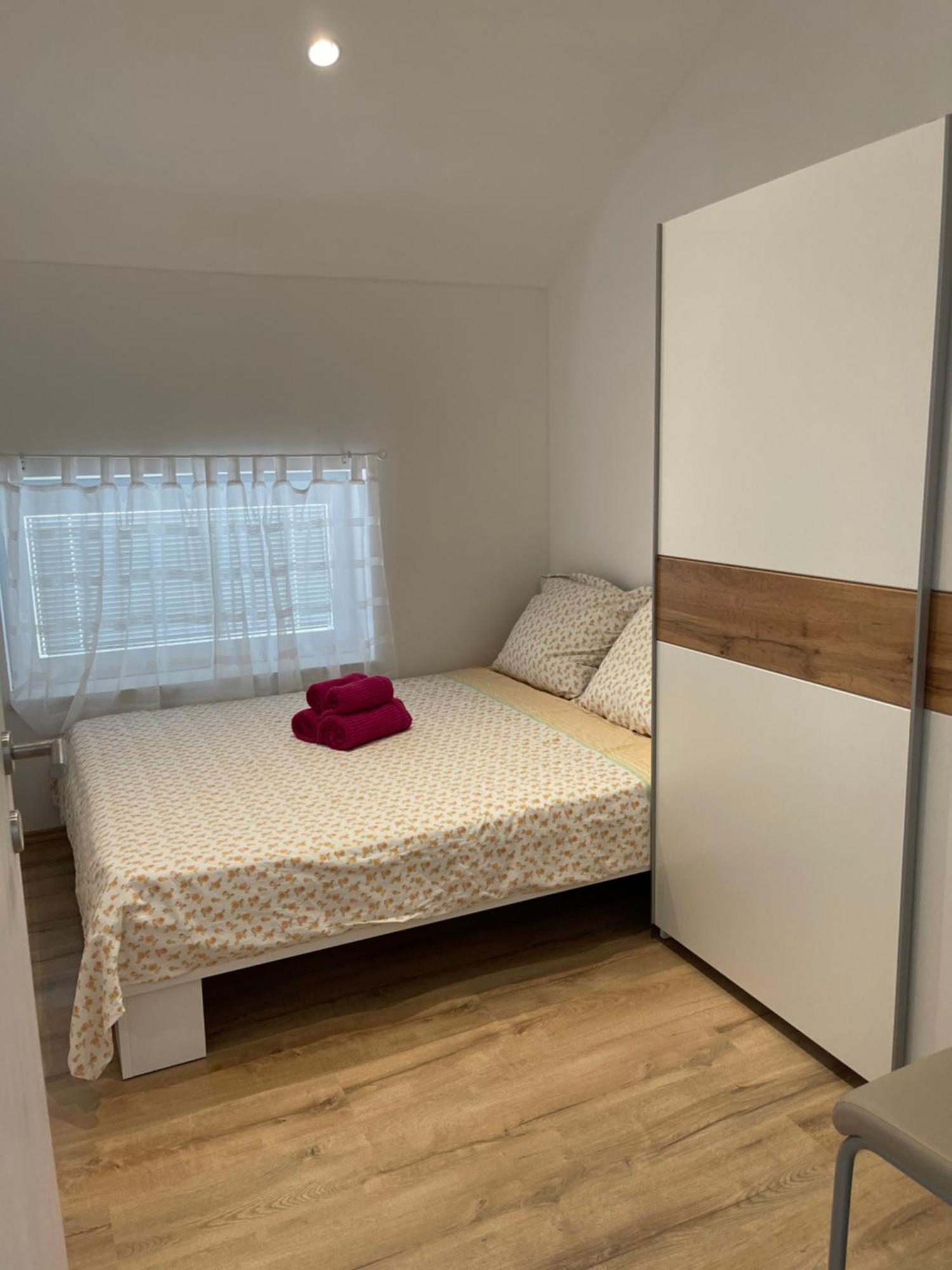 Apartmaji Meduza Izola Exteriör bild